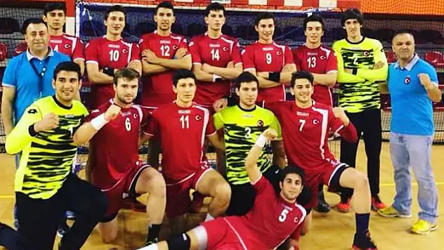 Finalin takımı Akdeniz Yükseliş Anadolu Lisesi