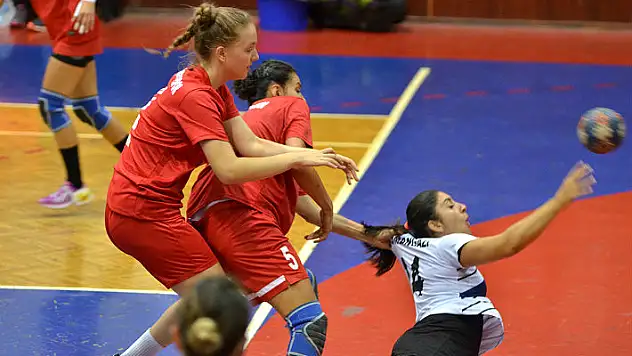 Fuar Kupası’nın sahibi Muratpaşa