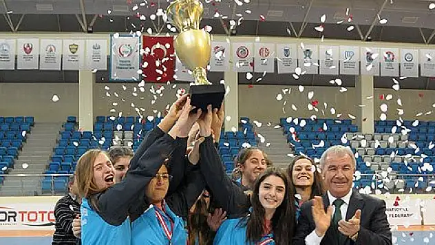 Gençler Ligi Şampiyonu Yeni Mahalle