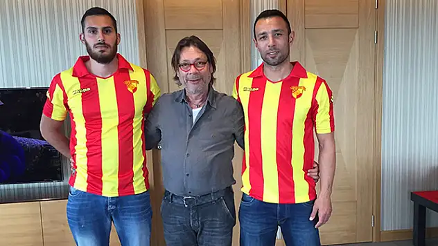 Göztepe’den çift imza