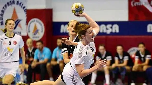 Haftanın maçında galip Muratpaşa