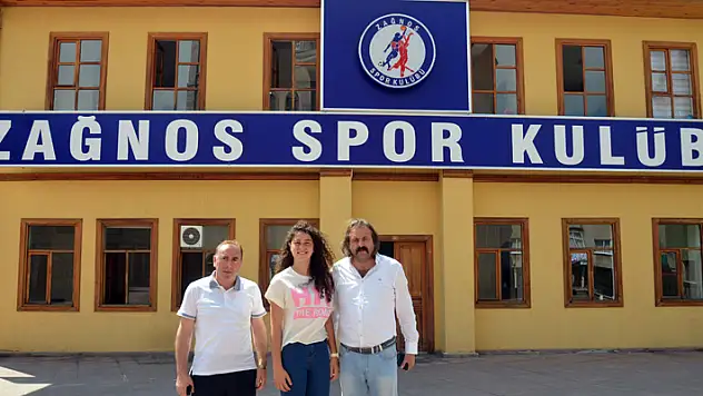 Hande Çifci sözleşmeyi uzattı