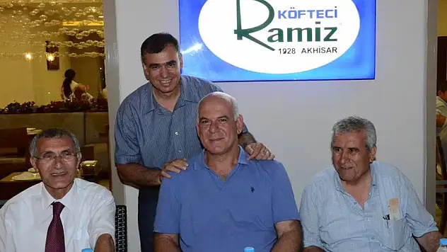 Hentbol Ailesi Yemekte Buluştu