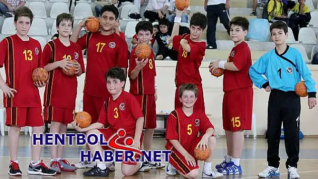 Hentbol Şenliği Sona Erdi