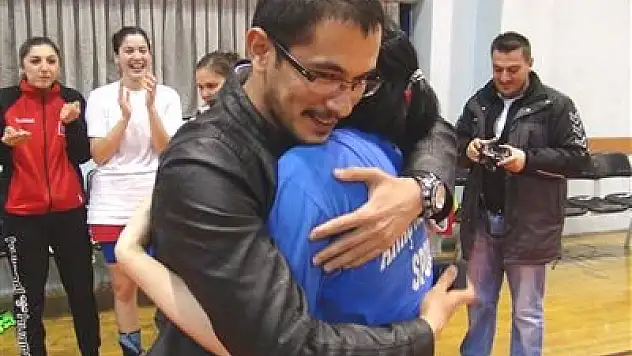 Hentbol Sevgisi Yuva Kuruyor