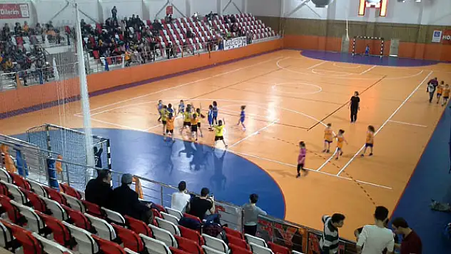 Hentbolcu fabrikası Üsküdar