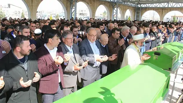 Hentbolcular dualar ile uğurlandı