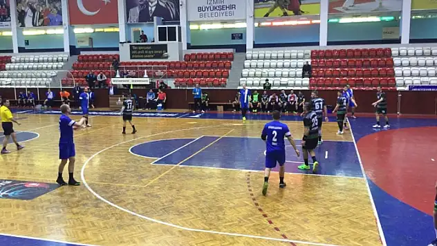 İzmir Büyükşehir zorlu rakibini yendi