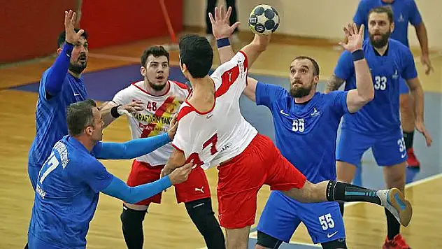 İzmir derbisinde kazanan mavi-beyazlılar oldu