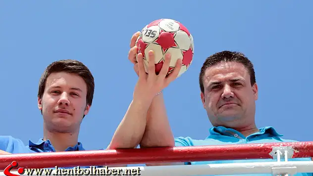 İzmir’in “PARLAK” Hentbolcuları