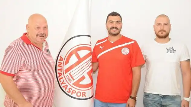 Kayhan Akat Resmen Antalyaspor’lu