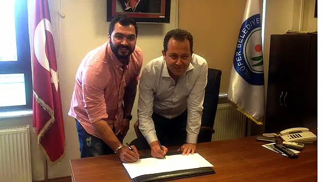 Kayhan Akat yeniden Nilüfer’de