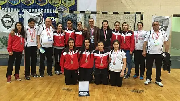 “Kenetlenerek bugünlere geldik”