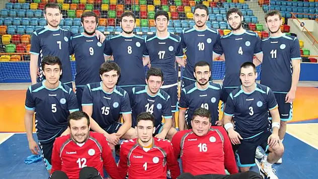 Konya ilk galibiyetini kutluyor