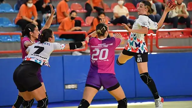 Konyaaltı Belediyespor, sürdürülebilir liderlik peşinde