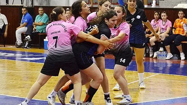 Küçük Kızlarda Finalin Adı Belli Oldu