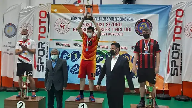 Kupanın sahibi Çorlu İşitme Engelliler