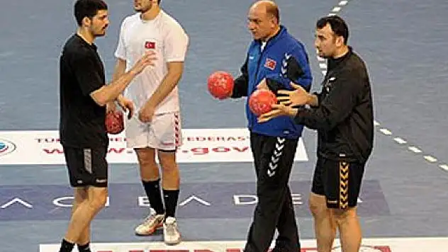 Litvanya Maçı İçin THF Spor Salonuna