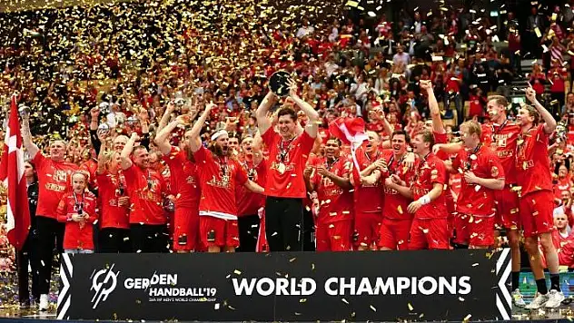 Maestro Hansen, kaleyi ören Landin Danimarka'yı Dünya şampiyonu yaptı