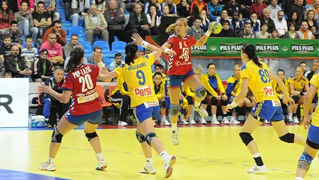 Marina Dmitrovic Kim dir?