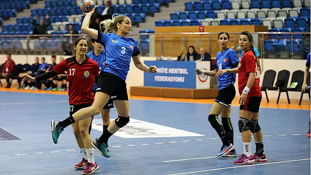 Hentbol oynamayı unutursan!