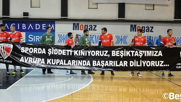 Mersin Hantaş pankartla sahaya çıktı