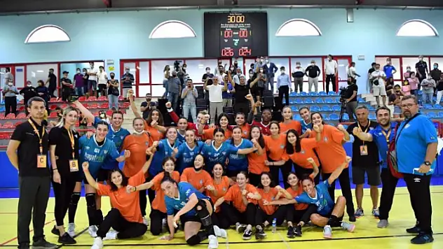 Monika ve Ceylan önemli galibiyeti değerlendirdi