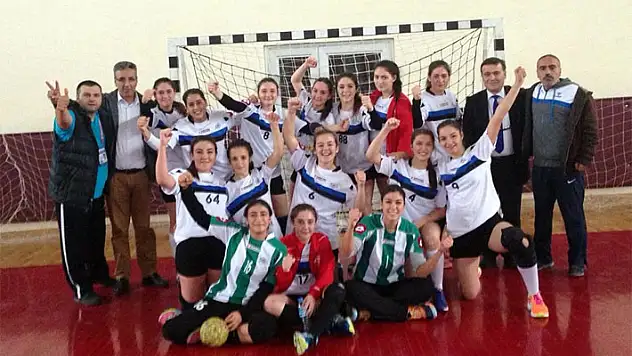 Mudanya Belediye Dinç Spor galibiyeti kutluyor