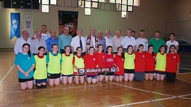 Mudanyaspor Yönetimi Hentbolcular ile Biraraya Geldi