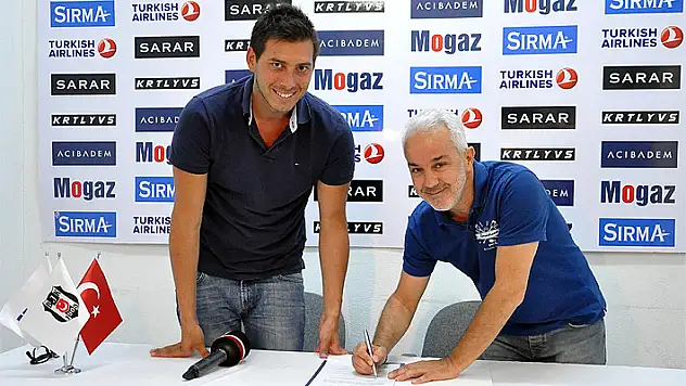 Müfit Arın imzaladı