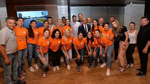 Muratpaşa Belediye Başkanı Ümit Uysal büyük düşünüyor