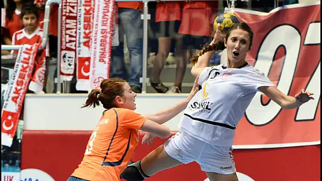 Muratpaşa rakibini bekliyor