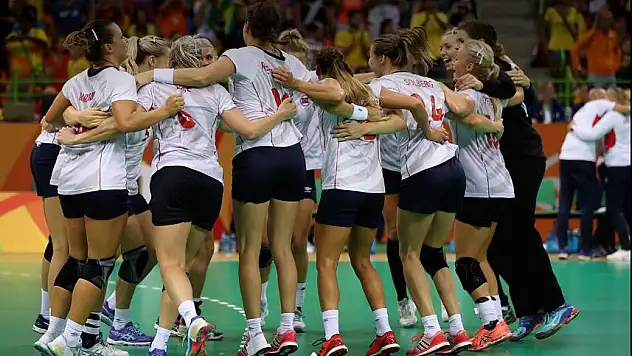 Norveç eve bronz ile dönüyor