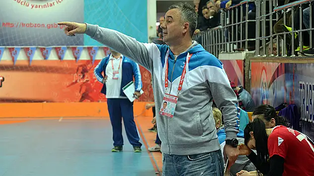 Özcan “Söz sırası bizde”