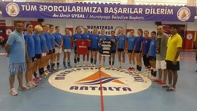 Paşa’nın Meleklerinden Büyük Başkana Saygı