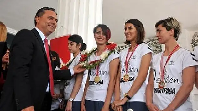 Paşa’nın Meleklerine Çoşkulu Karşılama