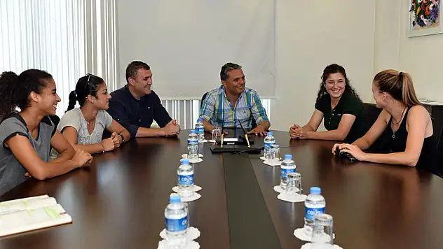 Paşa’nın Meleklerine gençlik aşısı