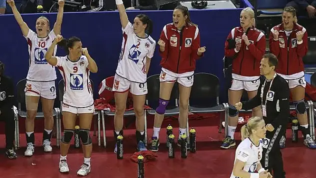 Polonya şen şakrak!