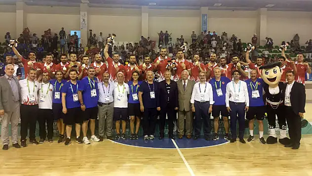 Selka Eskişehir Hentbol’den muhteşem kutlama