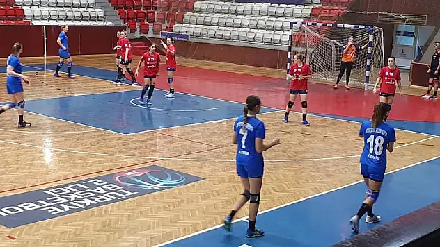 Süper Lig’de bugün İzmir BŞB – Yalıkavak maçı oynandı