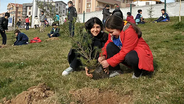 THF’de fidan şenliği düzenlendi