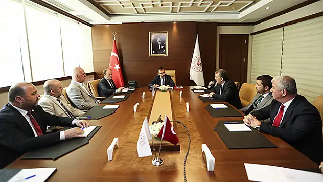 THF Yönetiminden Bakan’a ziyaret