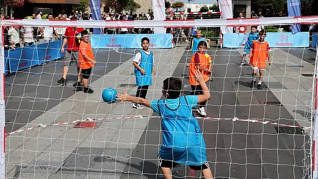 Trabzon'da Mini Mini Hentbol Turnuvası Yoğun İlgi Gördü: Sporun ve Gençliğin Buluşma Noktası