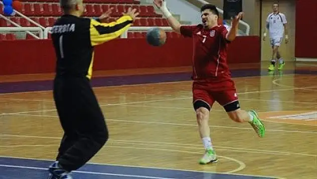 Türkiye-Danimarka Maçı Tatil Edildi