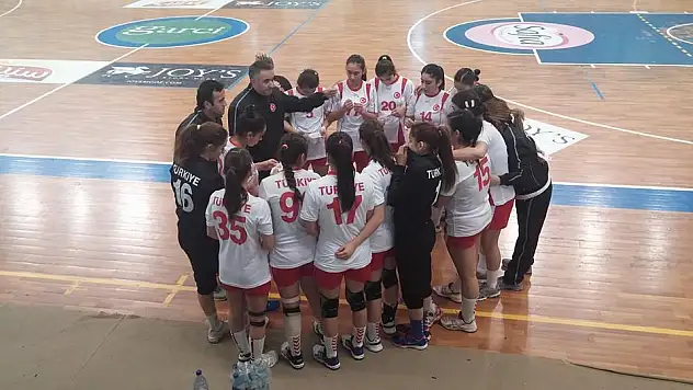 U17’ler Finalde Kaybetti