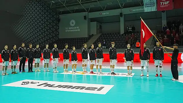 U18'ler Şampiyona'ya Kötü Başladı! İtalya - Türkiye: 34-27