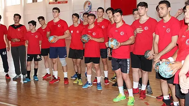 U18 Milli Takım Serik’te çalışıyor