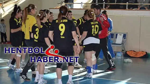 Van’lı Bayanlar Zirvede