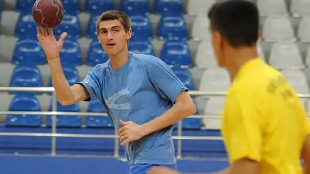 ”Vefalı hentbolcu” Parayı Hiçe Saydı