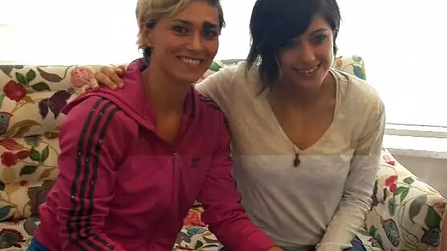Yasemin ve Serpil İmzayı Attı